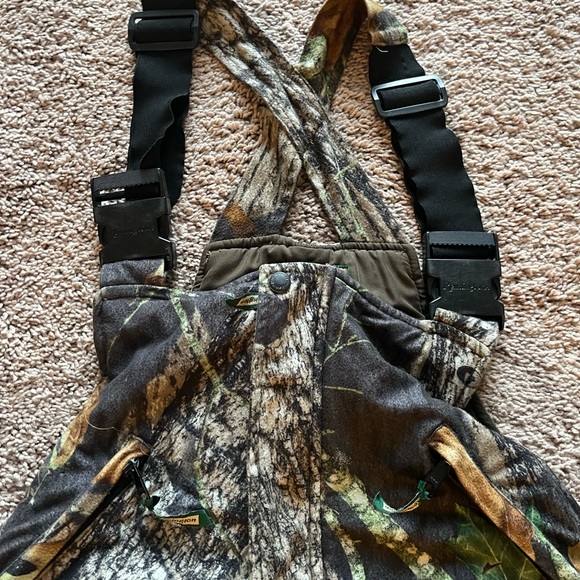 Remington Camouflage Insulated Overalls- 2XL 30”inseam - Picture 2 of 11